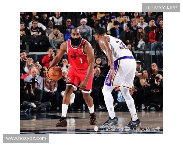 NBA最新动态：詹姆斯领衔湖人击败勇士勇闯季后赛，哈登交易传闻再度升温